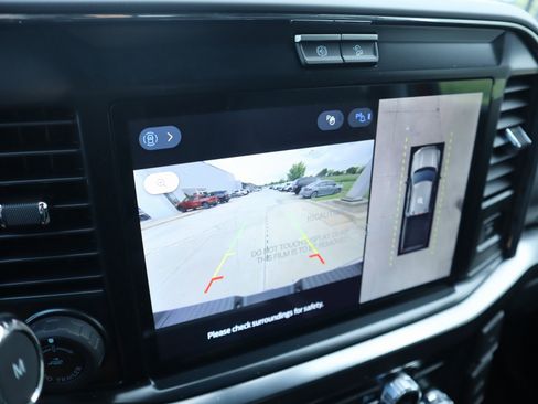 New 2026 Ford F250 Lariat w/ Black Appearance Package image 8