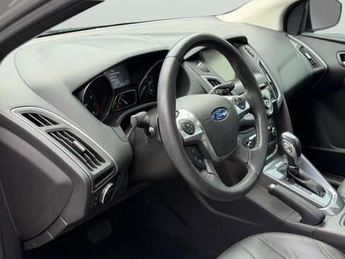 Used 2014 Ford Focus Titanium FWD image 11