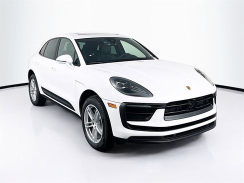 New 2026 Porsche Macan image 7