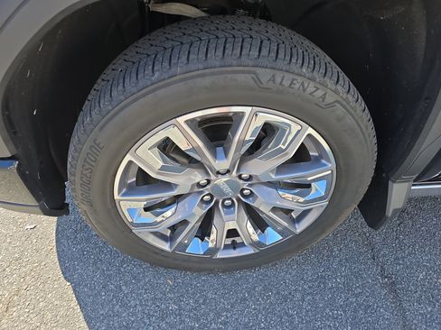 Used 2024 GMC Sierra 1500 Denali AWD/4WD image 11