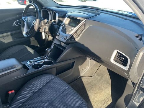 Used 2017 Chevrolet Equinox LT w/ Convenience Package image 27