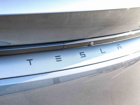 Used 2026 Tesla Model Y 2WD image 13