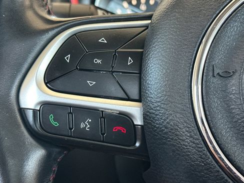 Used 2019 Jeep Compass Trailhawk w/ Leather Interior Group AWD/4WD image 24