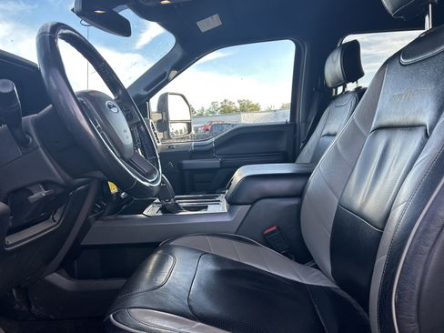 Used 2019 Ford F150 XLT w/ Equipment Group 302A Luxury AWD/4WD image 10