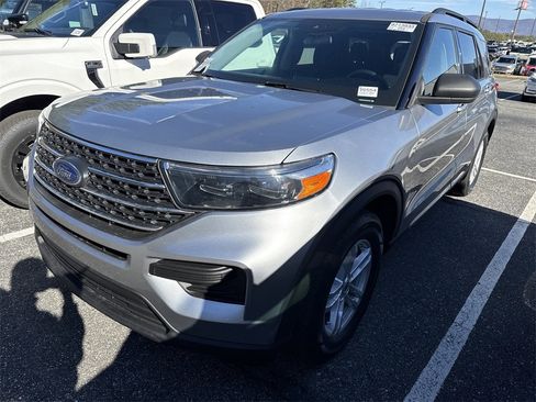 Used 2022 Ford Explorer XLT image 13