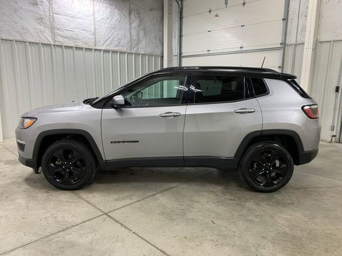 Used 2019 Jeep Compass Latitude AWD/4WD image 22