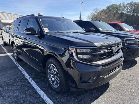 Used 2025 Ford Expedition Active image 3