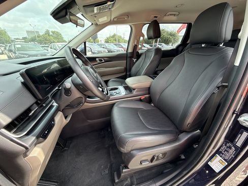 Used 2026 Kia Carnival FWD image 13