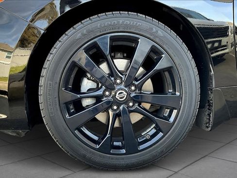 Used 2018 Nissan Altima 2.5 SR w/ SR Midnight Edition FWD image 10