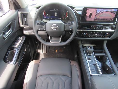 New 2026 Nissan Pathfinder Platinum FWD image 19