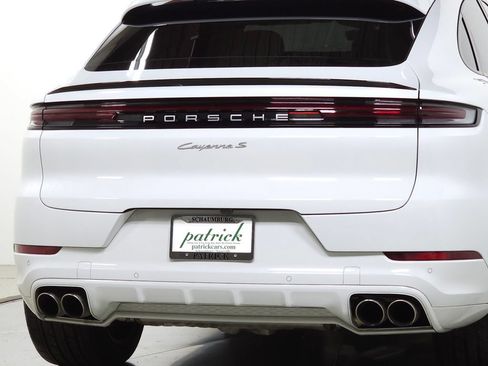 Used 2024 Porsche Cayenne S AWD/4WD image 10
