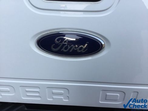 Used 2015 Ford F250 XL w/ Snow Plow Prep Package image 18