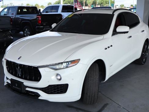 Used 2018 Maserati Levante GranSport AWD/4WD image 9