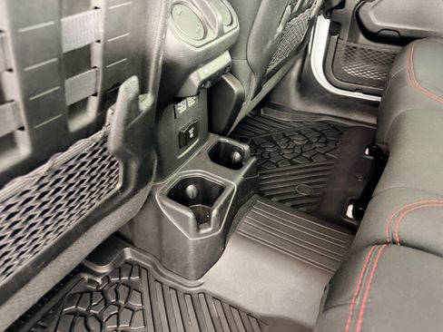 Used 2022 Jeep Wrangler Unlimited Rubicon AWD/4WD image 20
