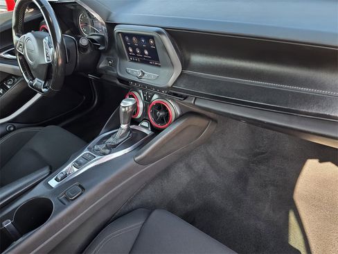 Used 2020 Chevrolet Camaro LT image 14