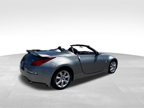 Used 2005 Nissan 350Z Touring RWD image 14