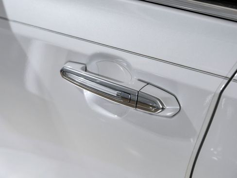 Used 2020 Cadillac XT4 Premium Luxury w/ Enhanced Visibility Package image 43