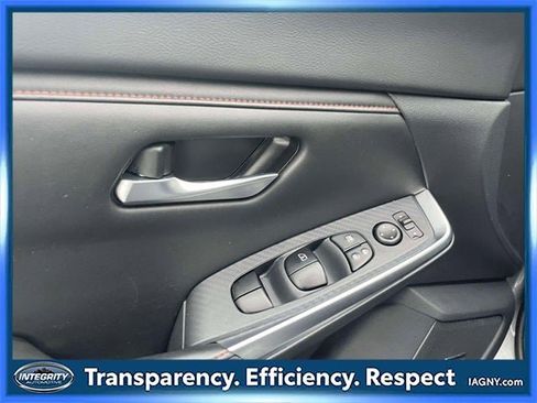 Certified 2024 Nissan Sentra SR w/ SR Premium Package image 17