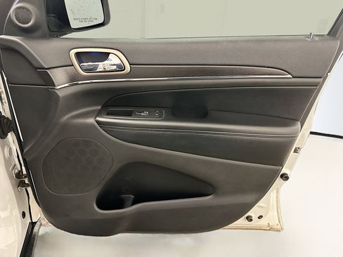 Used 2016 Jeep Grand Cherokee Limited w/ Luxury Group II image 35