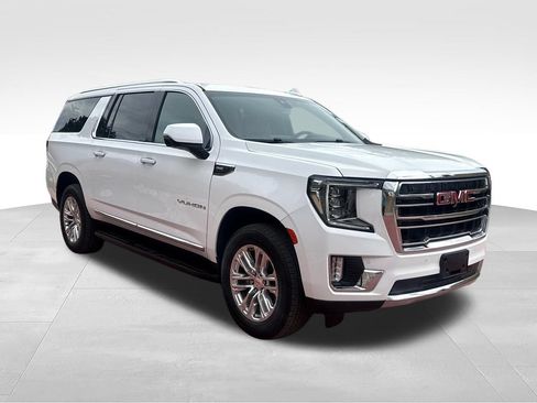 Used 2022 GMC Yukon XL SLT w/ SLT Premium Package AWD/4WD image 1