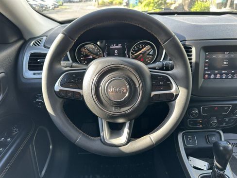 Used 2021 Jeep Compass Latitude image 33