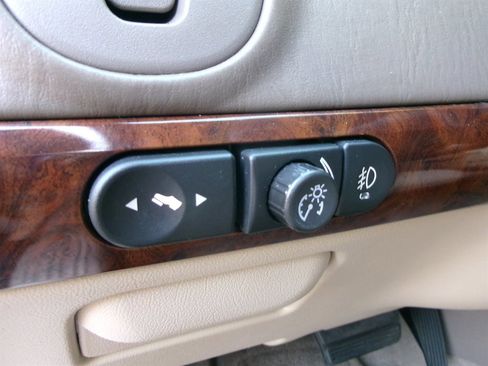 Used 2005 Chevrolet Malibu LT image 40