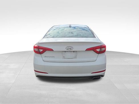 Used 2016 Hyundai Sonata SE FWD image 4