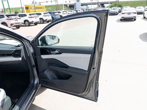 New 2026 Volkswagen Taos S FWD image 16