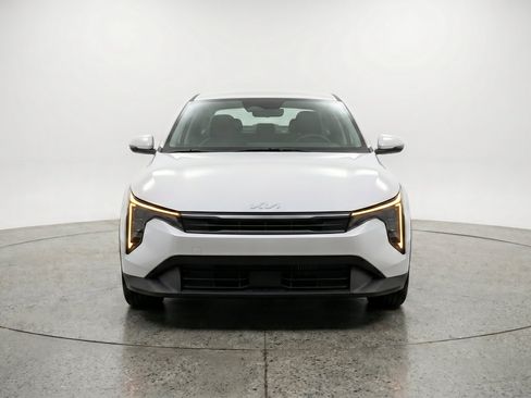 Used 2025 Kia K4 FWD image 2