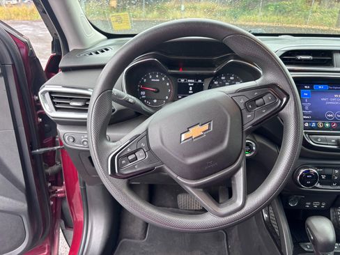 Used 2022 Chevrolet TrailBlazer LT w/ Convenience Package image 14