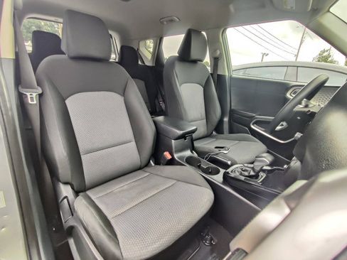 Used 2022 Kia Soul LX FWD image 19
