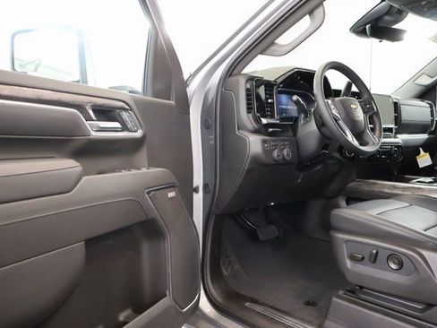 New 2026 Chevrolet Silverado 3500 LTZ w/ LTZ Premium Package image 7