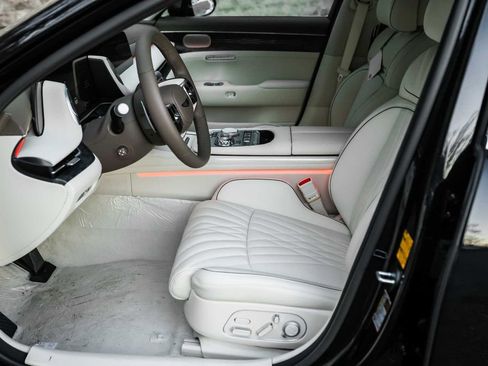 New 2026 Genesis G90 3.5T image 18