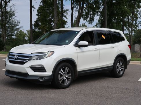 Used 2018 Honda Pilot EX image 1
