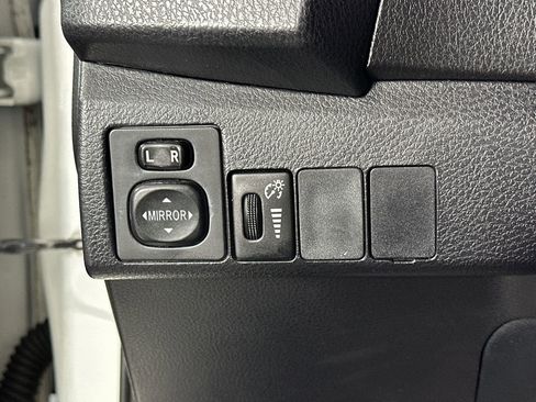 Used 2016 Toyota Corolla L image 25