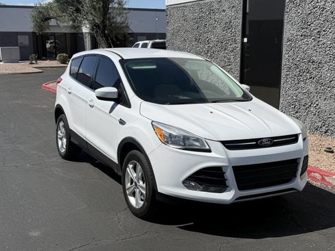 Used 2016 Ford Escape SE w/ SE Cold Weather Package AWD/4WD image 9