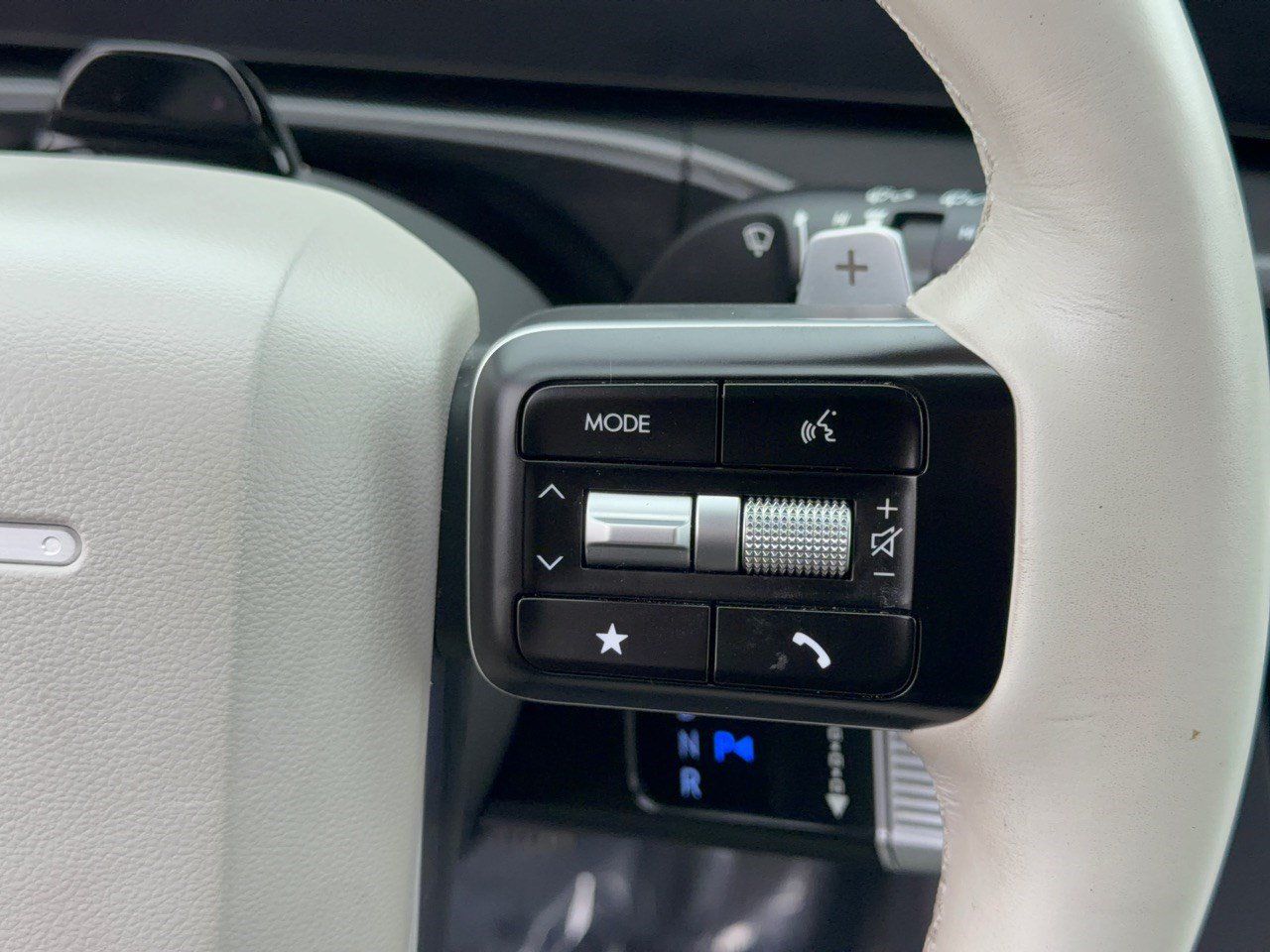Used 2025 Hyundai Santa Fe SEL FWD image 19