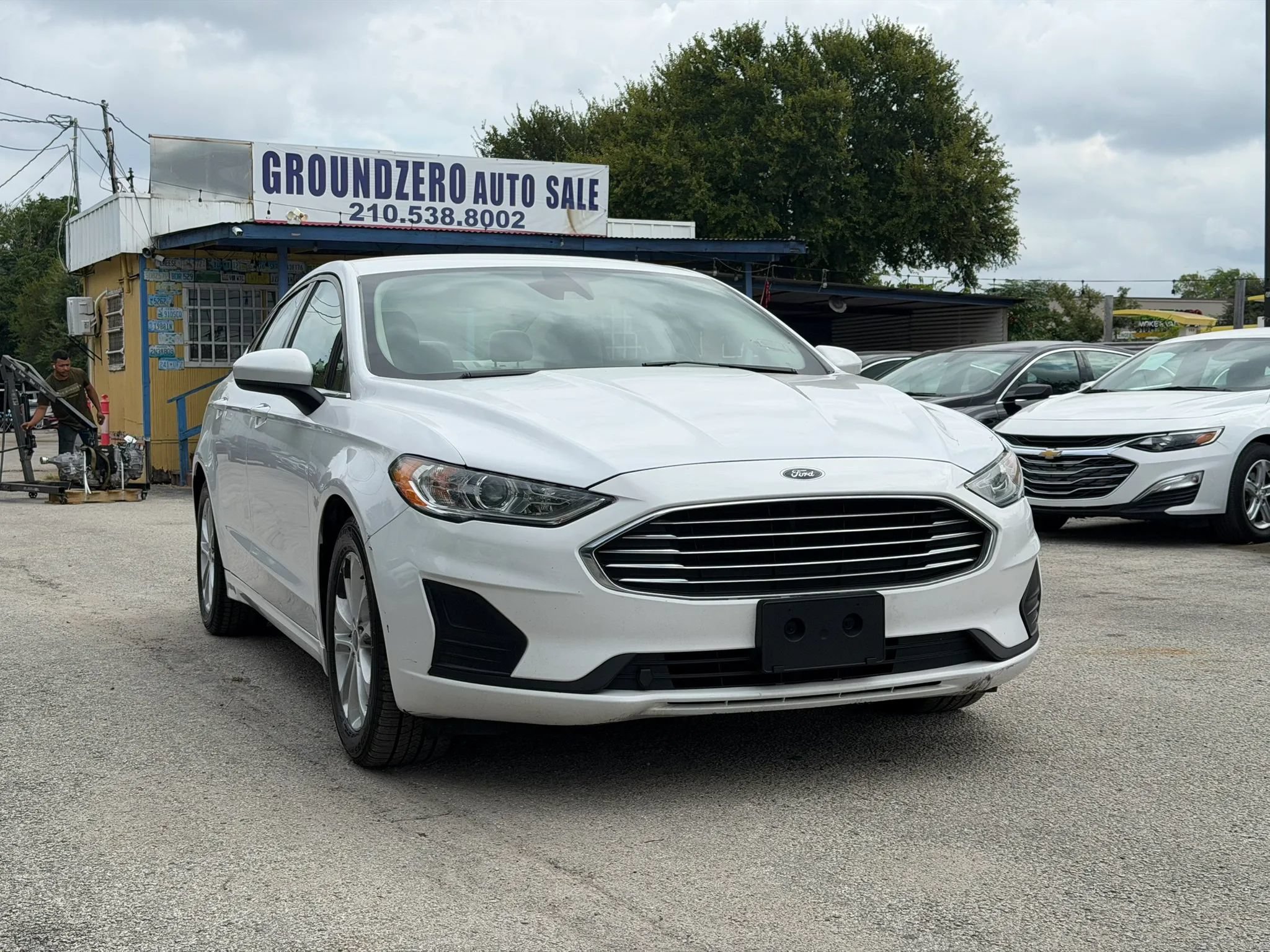 Used 2020 Ford Fusion SE w/ Fleet SE Value Package FWD image 1