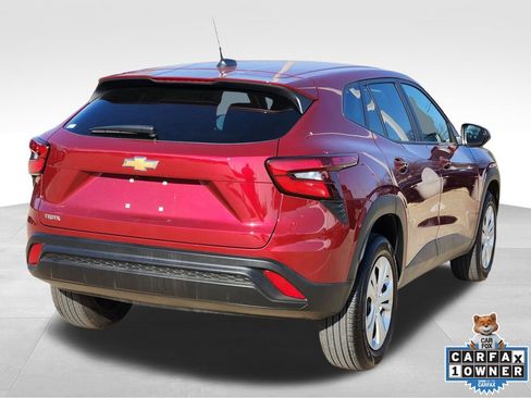 Used 2025 Chevrolet Trax LS image 9