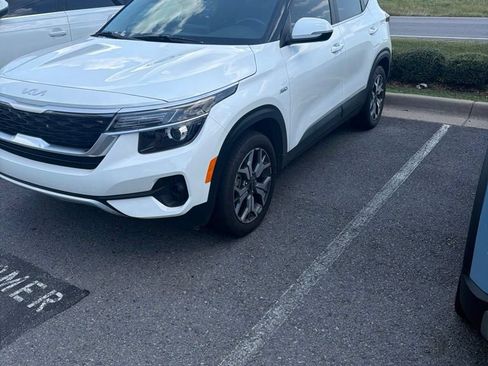 Certified 2023 Kia Seltos EX AWD/4WD image 1