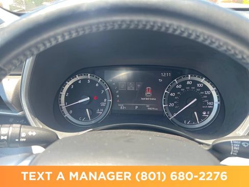 Used 2021 Toyota Highlander XLE AWD/4WD image 17