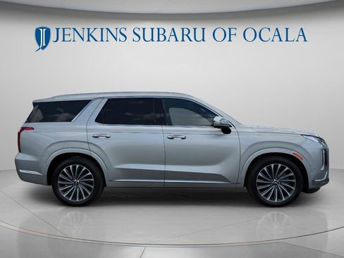 Used 2024 Hyundai Palisade Calligraphy AWD/4WD image 2