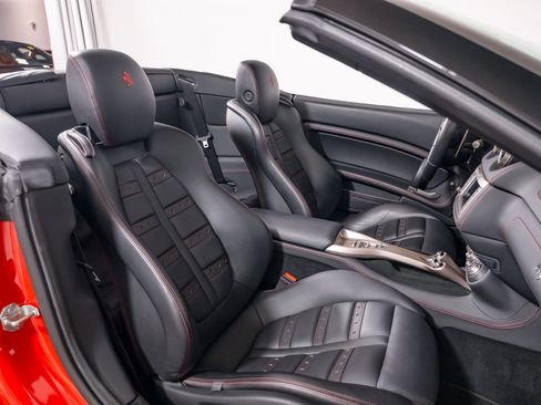 Used 2013 Ferrari California image 34