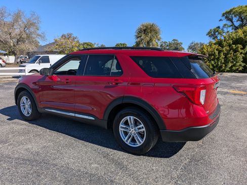 Used 2023 Ford Explorer XLT w/ Equipment Group 202A RWD image 6