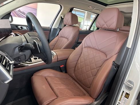 Certified 2025 BMW X7 xDrive40i w/ Premium Package image 16