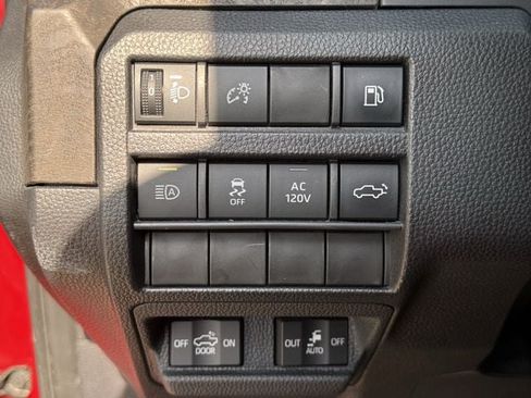 Used 2025 Toyota Tacoma Limited AWD/4WD image 28