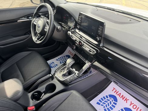 Used 2021 Kia Seltos EX image 19
