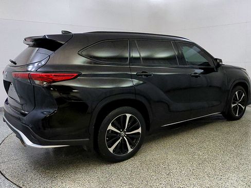 Used 2021 Toyota Highlander XSE AWD/4WD image 7