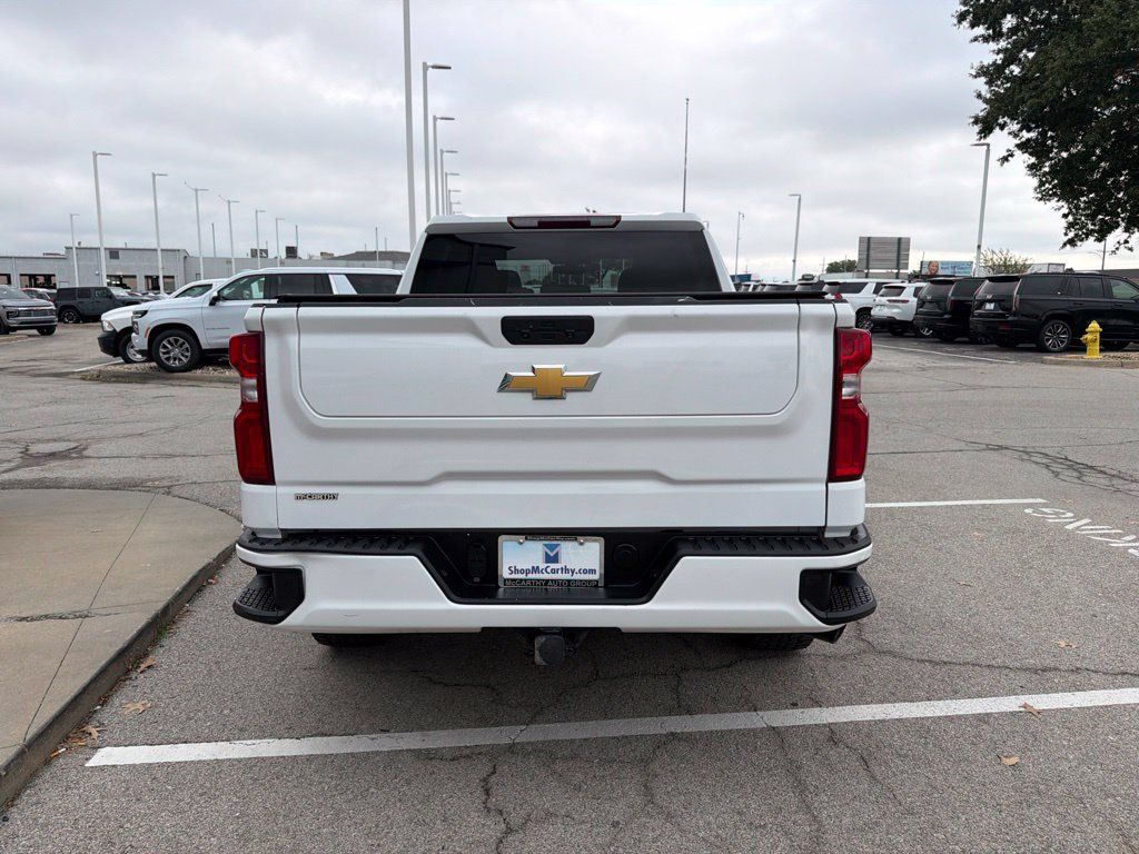 Used 2021 Chevrolet Silverado 1500 Custom AWD/4WD image 4