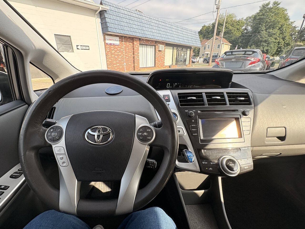 Used 2012 Toyota Prius V Five FWD image 22
